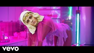 Ariana Grande - 7 Rings (Parody) | Saraslays101