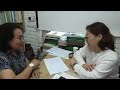 Ilia el Indonezio gvidas korean komencanton en SEK, Seula Esperanta Kultrocentro.