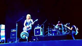 Orianthi   Shut Up & Kiss Me