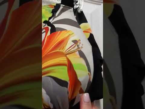 Купальник роздільний Marc&Аndre L1811-YP- 462 чорний із жовто-жовтогарячими лілями, видео 1