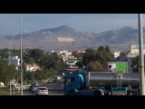 Η προκλητική σημαία