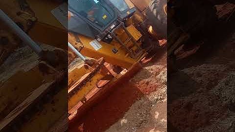 SDLG grader in action