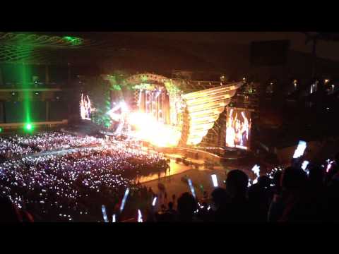 2012張惠妹AMeiZING世界巡迴演唱會 高雄場  黑吃黑