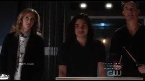 The Flash 3x22 Savitar Tricks Team Flash