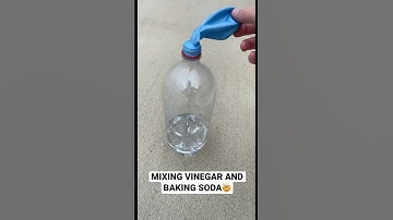 Mixing Vinegar And Baking Soda #Shorts