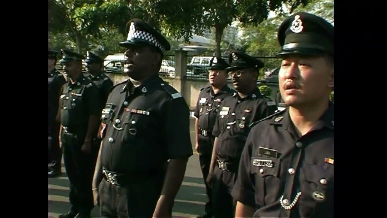 Part 2 - 23 Dec 2004 Perbarisan Tamat Sukarelawan Polis Siri 1 2004 at IPKKL