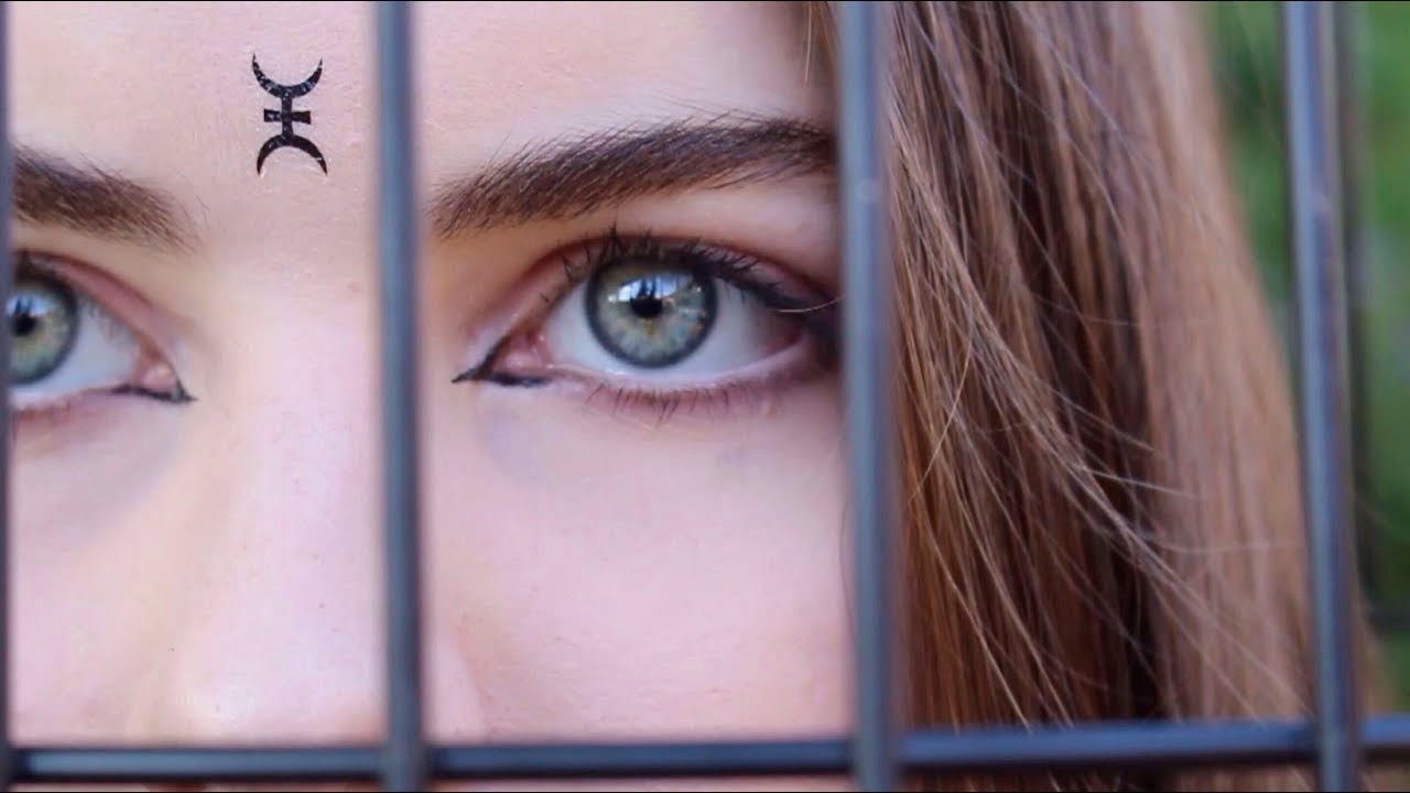 Insanity Never Sleeps | Avant-Garde Music Video | Happy Pills