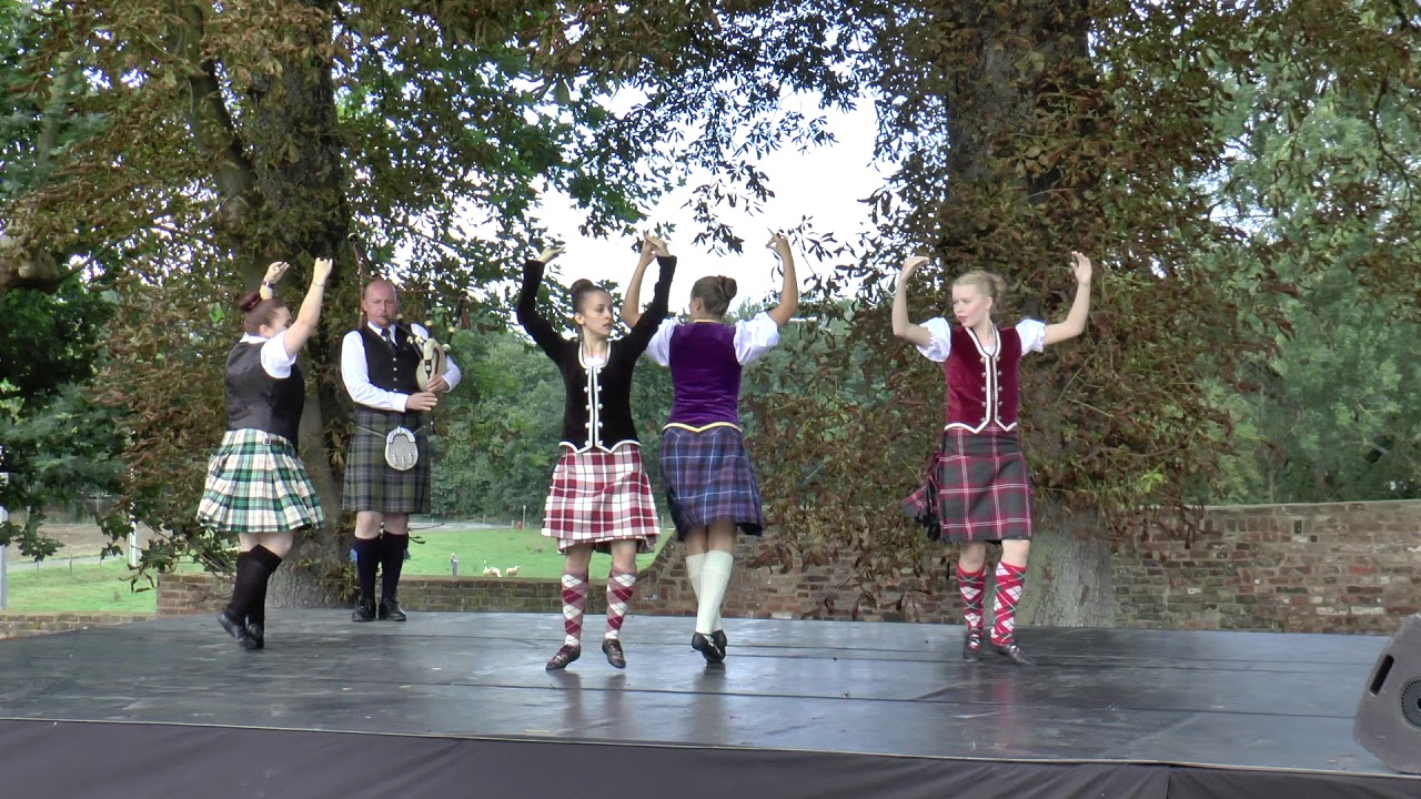 Fanny Aubret Strathspey and Highland reel ance at Waterloo Scottish days