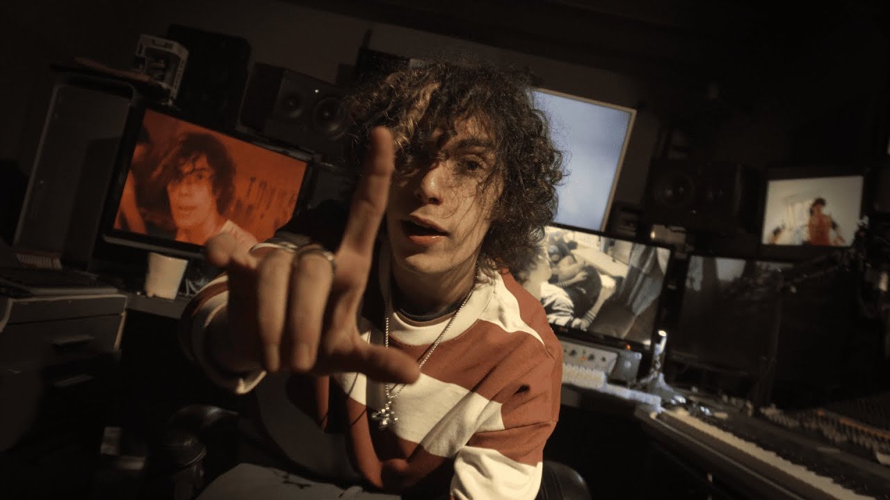 Guarda Ventrip - Harem (Video Oficial) su YouTube Guarda Ventrip - Harem (Video Oficial) su YouTube