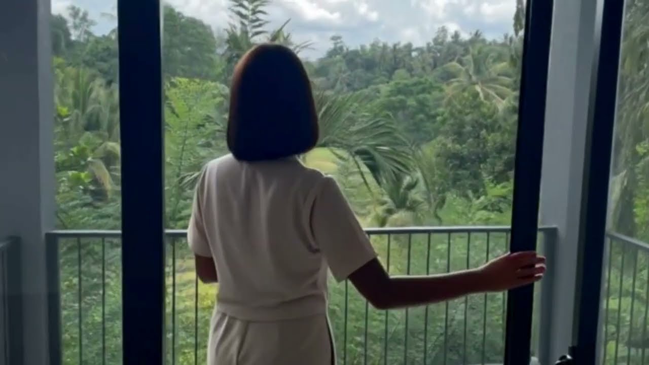 TenTwo private villa video tour