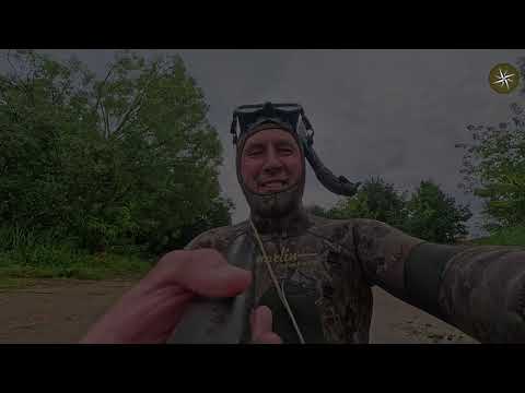 COMPASS #72 / RIVER HUNTING