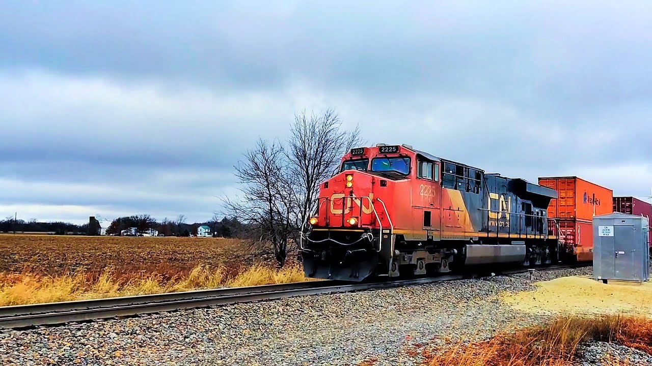 CN 2225 Leads an Intermodal Solo near Paxton IL + MOW Machines in