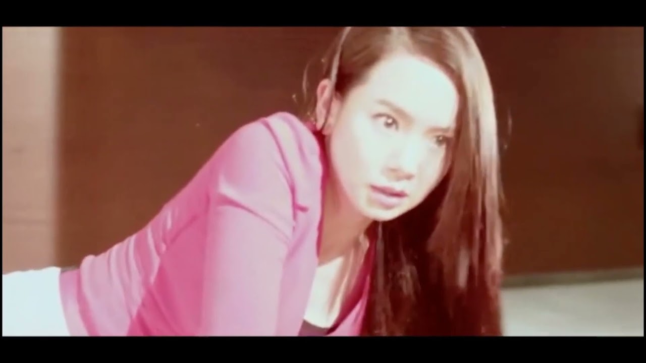 046 Asian Film Leg Grabbed