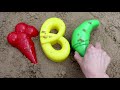 Лепим цветные куличики из песка изучаем цвета на английском для детей