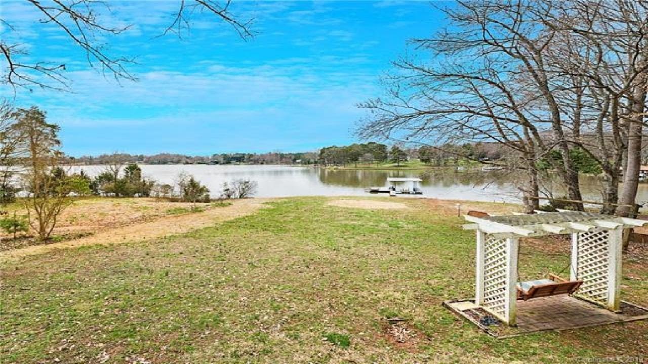 2216 Holly Ln, Shelby, NC Presented by High Performance Real Estate Advisors.