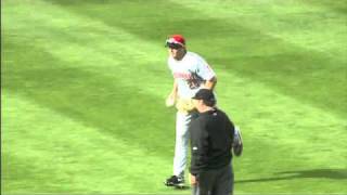 Heisey's tumbling catch