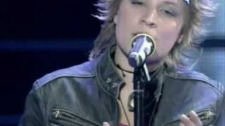 Video thumbnail of "Laura Bono - Non credo nei miracoli (Vincitrice Sanremo Giovani 2005)"