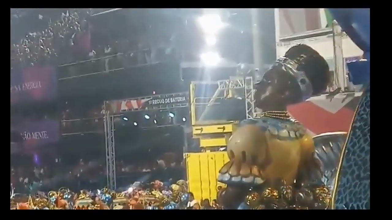 Vila Isabel 2026 - Esquenta da bateria , inicio do desfile e Sabrina Sato no palco 