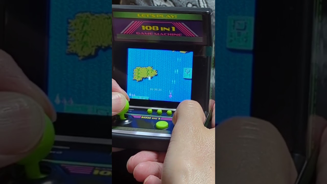 108種のレトロゲームを詰め込んだ手乗りサイズのアーケード筐体型