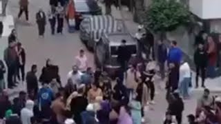 عريس يضرب عروستة في الشارع بفستان فرحها ( عروسة الاسماعيلية ) الفيديو كامل بكل التفاصيل بدون حذف