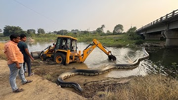 JCB 3dx Xpert Machine Loading Mud Tractor