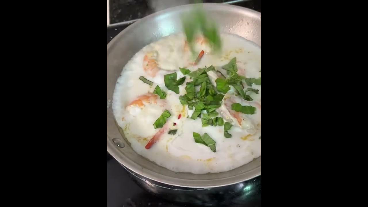 coconut-cream-shrimp-pasta-with-it-s-skinny-angel-hair-pasta-youtube