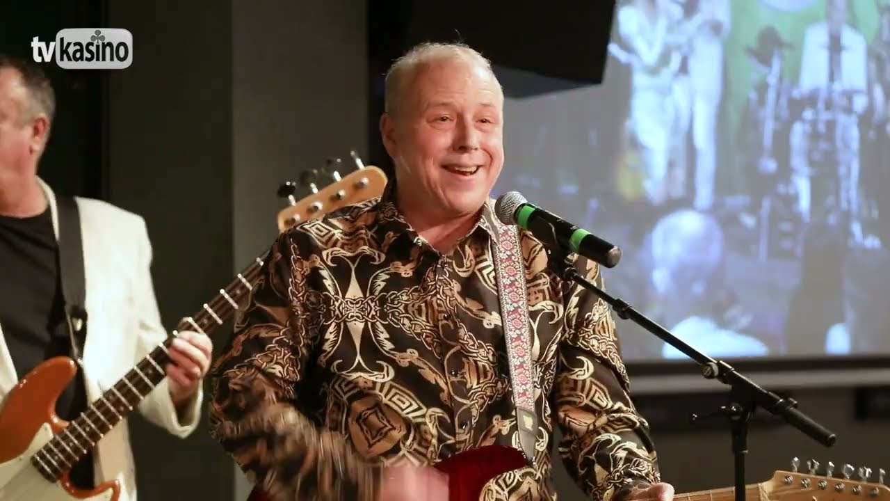 Promis: Osamelá dievčina