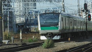 湘南新宿ライン普通逗子行きE231系2549YU526+E233系U220と埼京線各駅停車新宿行きE233系254M118、京浜東北線各駅停車大宮行きE233系1662A152が走行！【花月園前踏切】