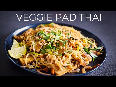 VEGGIE PAD THAI RECIPE | EASY VEGAN NOODLE STIR FRY (ผัดไทย)