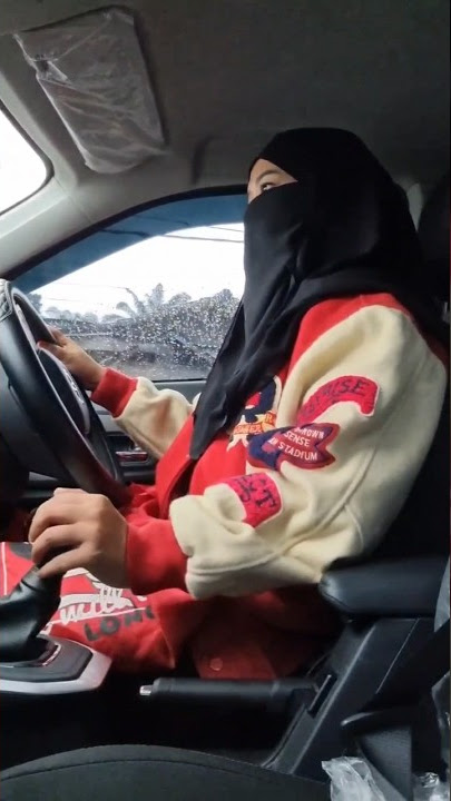 Masya Allah ukhti bercadar nyetir mobil