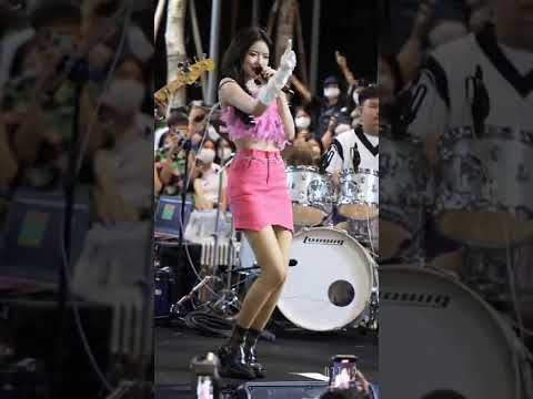 PiXXiE Mabelz - โต๊ะริม (Melt) @ All About Art Market, SAMYAN MITRTOWN [Fancam 4K 60p] 220806