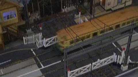 Animated crossing gates on Victoria Street