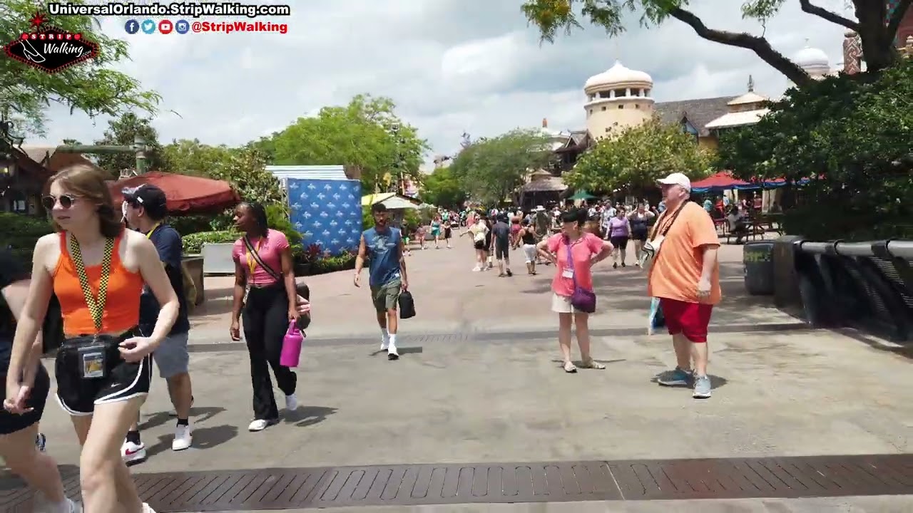 Universal Orlando Walking - [Hulk Coaster Turnoff to Confisco Grille]