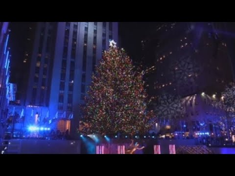 Iluminan el árbol de Navidad de Nueva York en Rockefeller