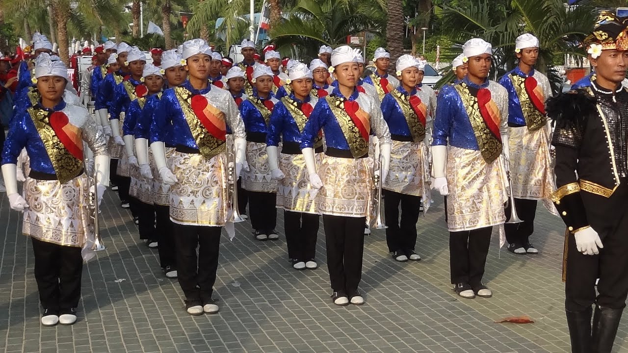 WAMSB 2013 Pattaya Thailand Streetparade part 2