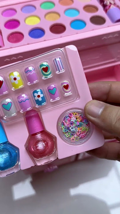 A high-end makeup gift box for my daughter on her birthday!  #diy