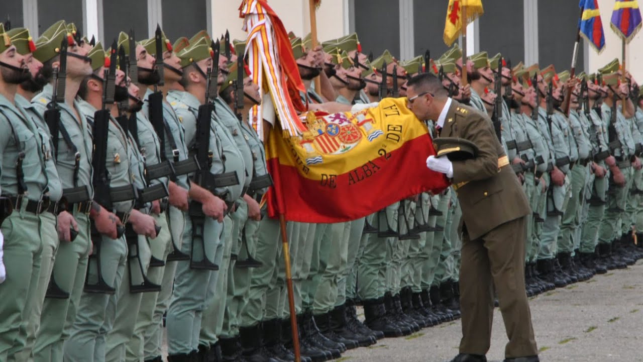 La Legión celebra una parada en García Aldave con orgullo y homenajes