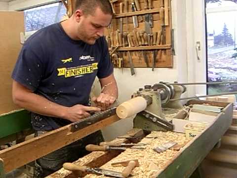 Seiffen Nutcracker Lathe Video - YouTube