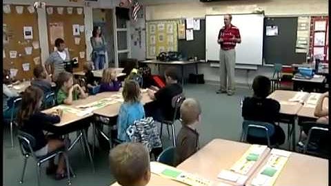 Mike Hostetler talks sports? with Susquehanna Valley second graders