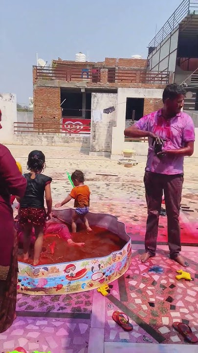 holi aayi holi aayi dekho