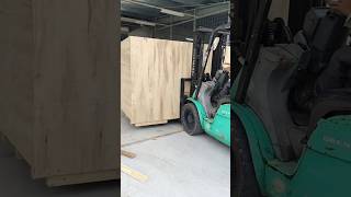 #forklift #heavylift #excavator #container #woodencrate #machine #heavylifting #forkliftskills