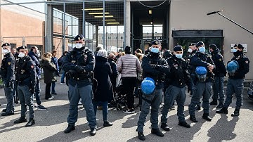 12 tù nhân Ý chết trong các vụ nổi loạn. Đức Thánh Cha cầu nguyện cho ai đang bị giam cầm