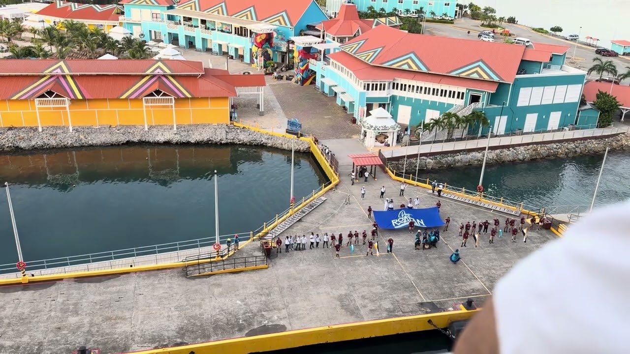 Cruise port Roatan locals say thank you