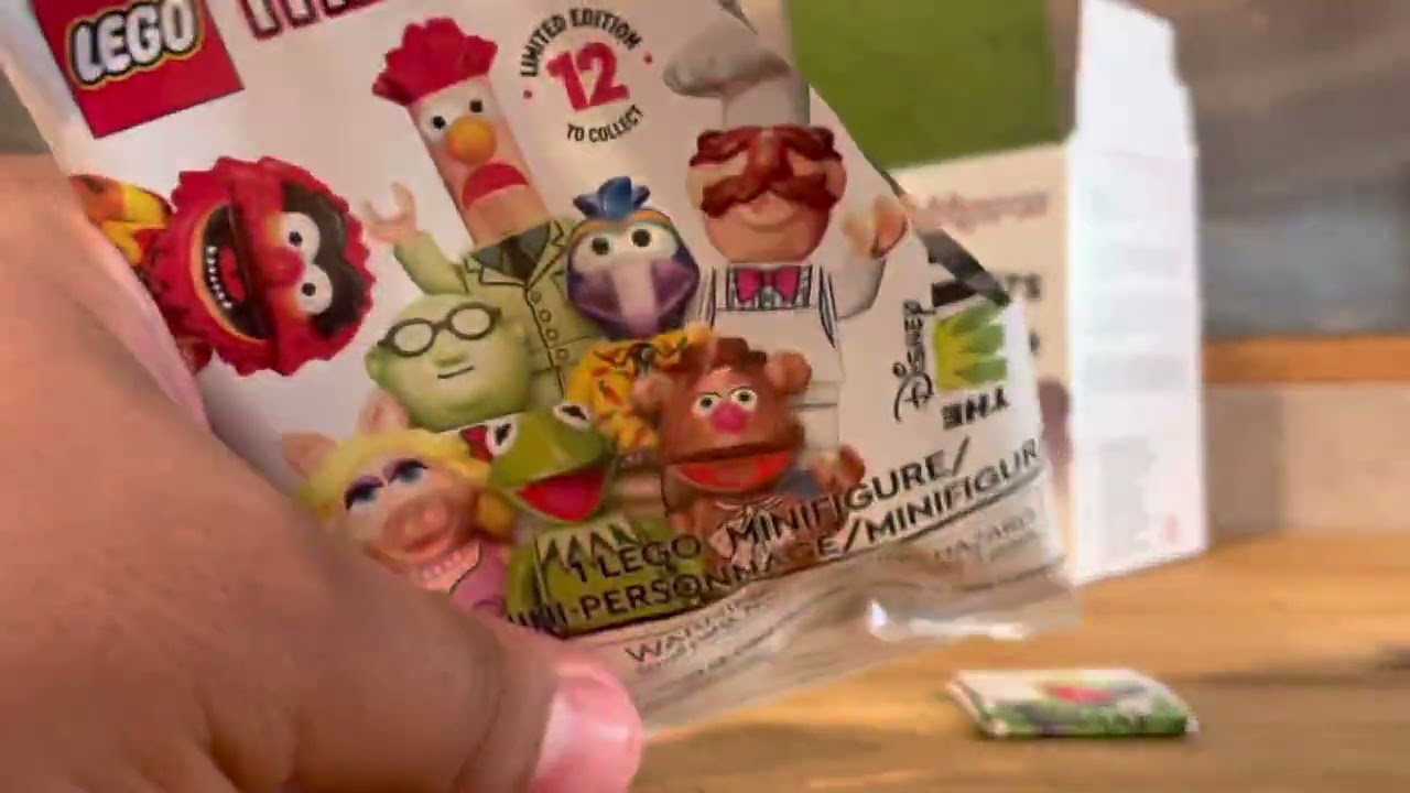 Muppet Lego opening