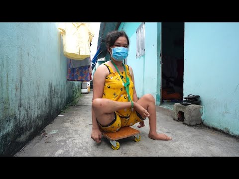 Video Chị gái treo chân trên cổ đi lại bằng lốp xe tự chế,... - youtube