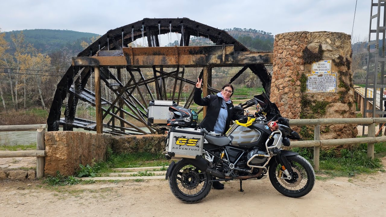 CASAS DEL RIO .- REQUENA - C.Valenciana