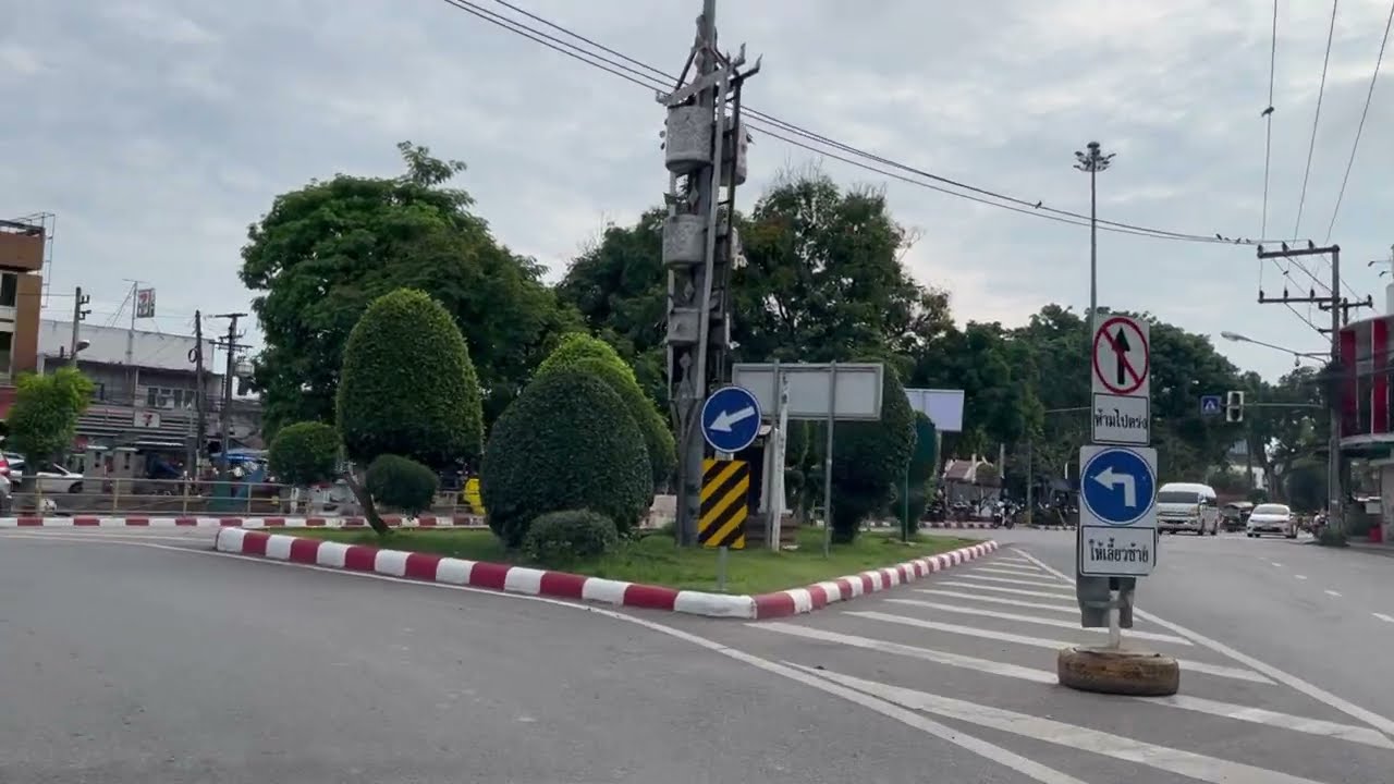 ขับรถจากหน้าตลาดหางดง ไปถึงตลาดประตูเชียงใหม่