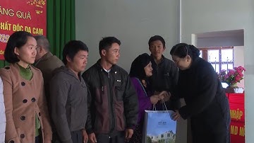 Đồng chí Tòng Thị Phóng thăm, chúc Tết tại Sơn La