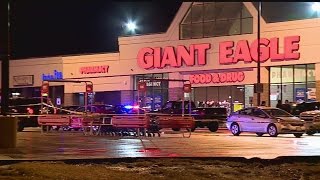 Police shoot suspect in Howland Giant Eagle parking lot