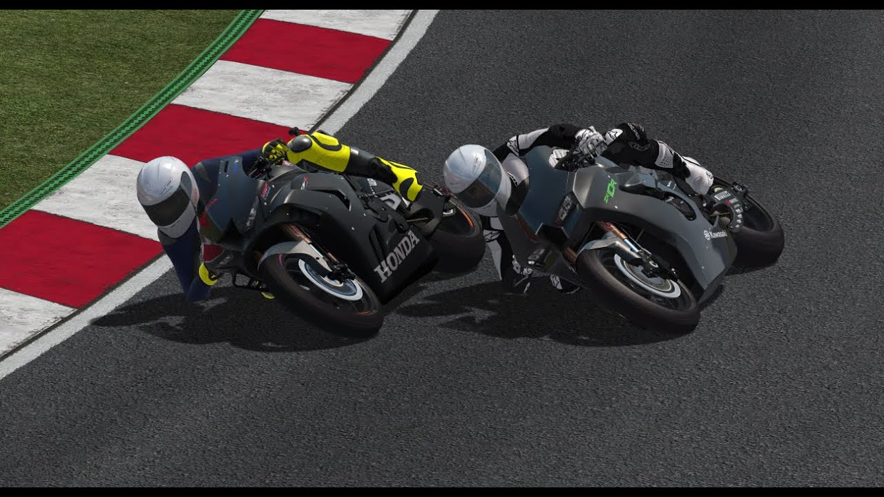 GP Bikes | Honda CBR1000 vs Kawasaki ZX10r | Catalunya (4K HD)